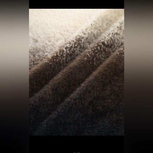 Ombré fuzzy sweater - Picture 5 of 5